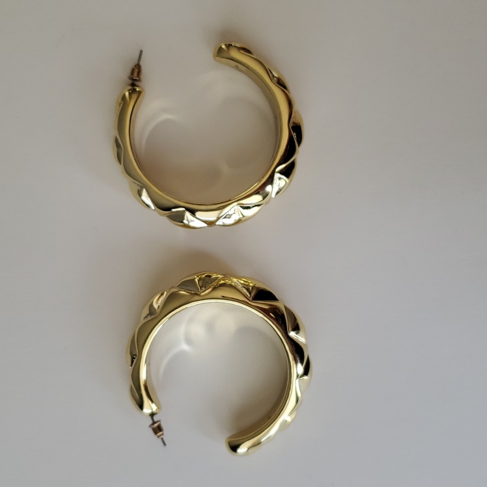 Gold Tone Textured Lightweight Wide Big Hoop Earrings